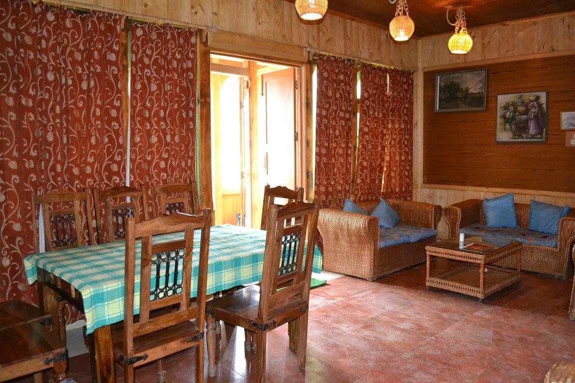 Royal Residency Hotel Srīnagar Eksteriør billede